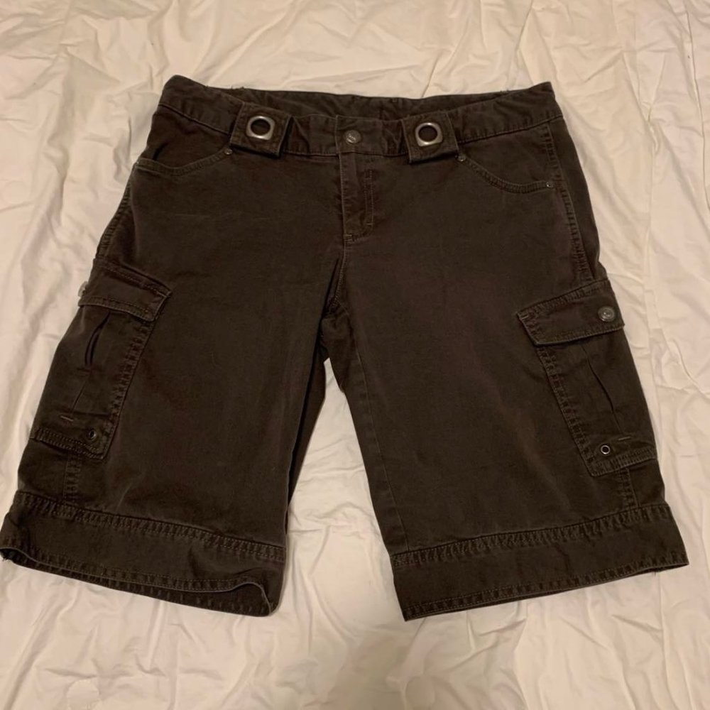 Athleta Kick It Cargo Bermuda Shorts Gray-Brown Size 6 - Picture 4 of 4
